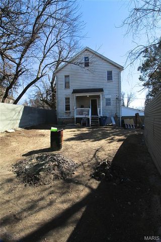 2202 Mills Avenue, Alton, IL 62002