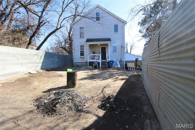 2202 Mills Avenue, Alton, IL 62002