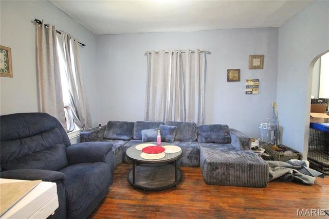 2202 Mills Avenue, Alton, IL 62002