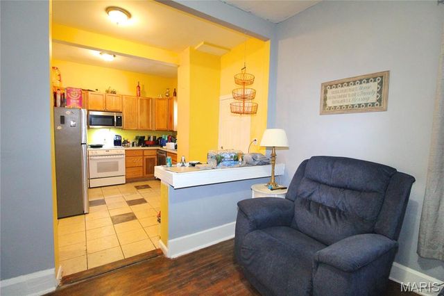 2202 Mills Avenue, Alton, IL 62002