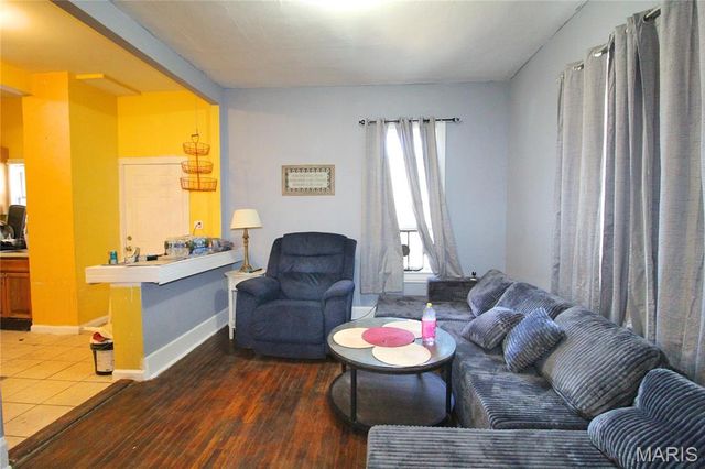 2202 Mills Avenue, Alton, IL 62002