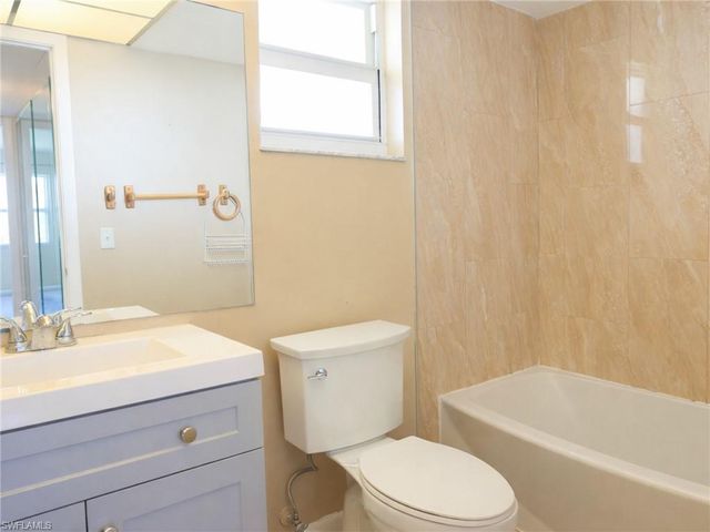 4380 27th ST SW 407, Naples, FL 34116