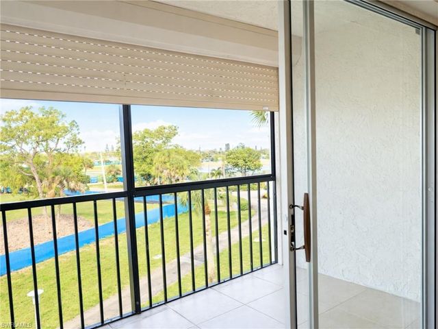 4380 27th ST SW 407, Naples, FL 34116