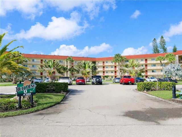 4380 27th ST SW 407, Naples, FL 34116