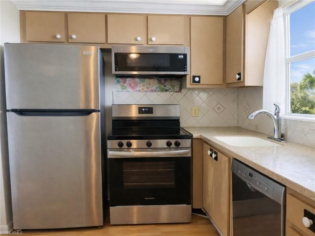 4380 27th ST SW 407, Naples, FL 34116