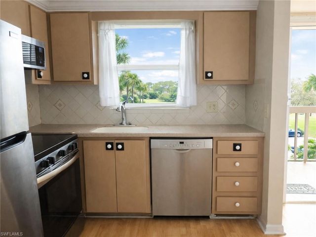 4380 27th ST SW 407, Naples, FL 34116