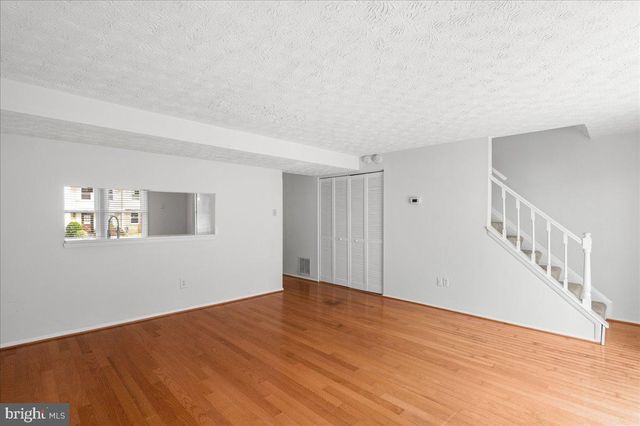 8315 BARK TREE CT, Springfield, VA 22153