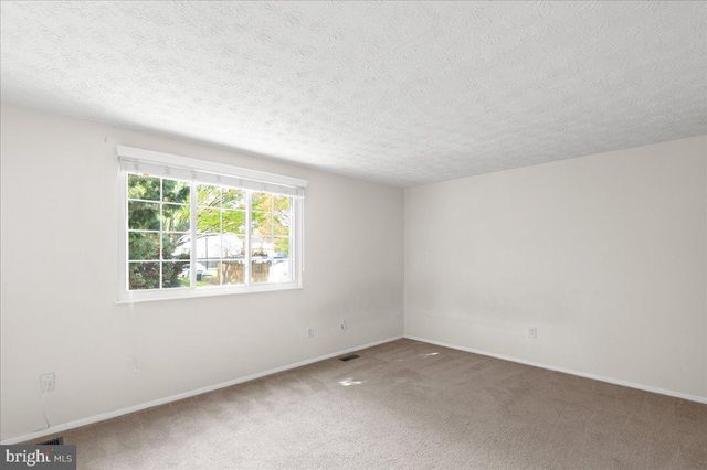 8315 BARK TREE CT, Springfield, VA 22153