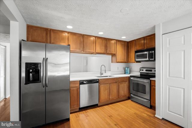 8315 BARK TREE CT, Springfield, VA 22153