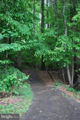 8315 BARK TREE CT, Springfield, VA 22153