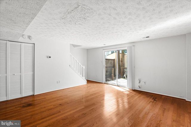 8315 BARK TREE CT, Springfield, VA 22153