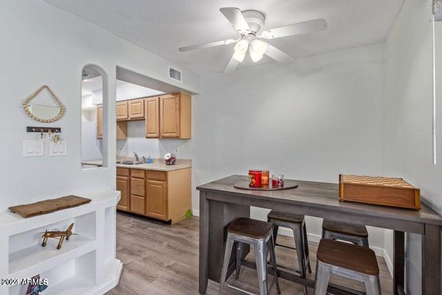 948 S ALMA SCHOOL Road 85, Mesa, AZ 85210