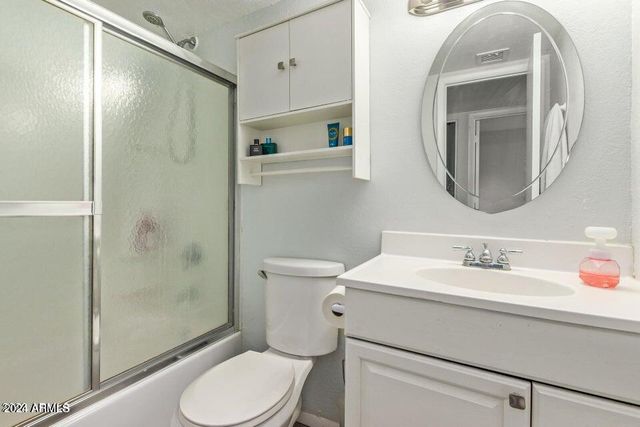 948 S ALMA SCHOOL Road 85, Mesa, AZ 85210