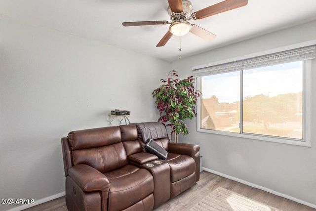 948 S ALMA SCHOOL Road 85, Mesa, AZ 85210