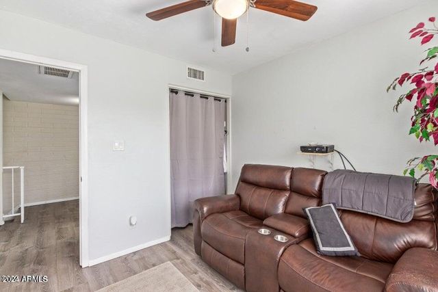 948 S ALMA SCHOOL Road 85, Mesa, AZ 85210