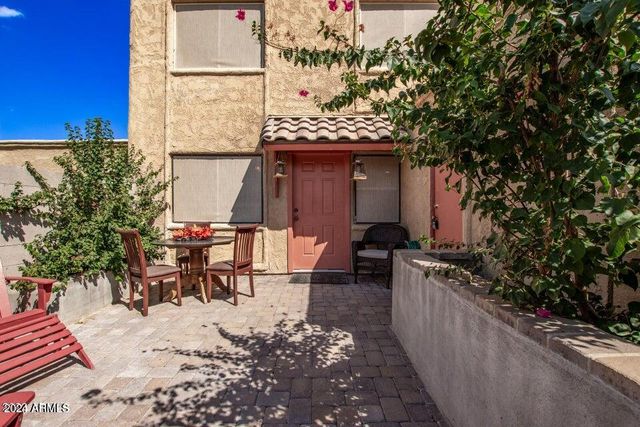 948 S ALMA SCHOOL Road 85, Mesa, AZ 85210