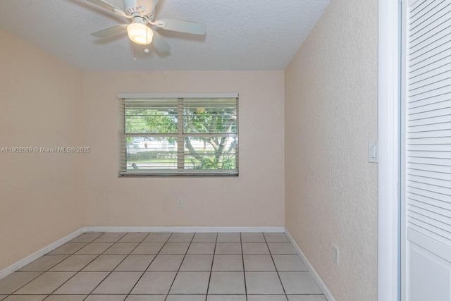 1010 N 69th Way, Hollywood, FL 33024