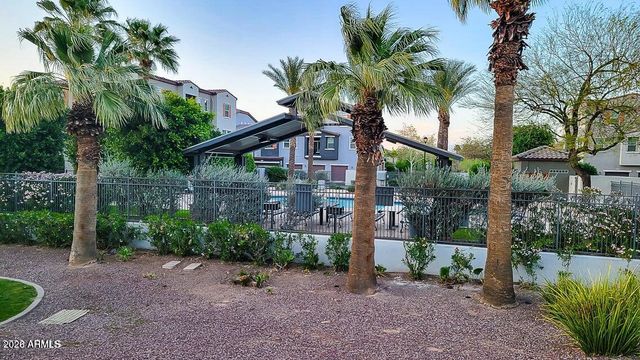 2362 E HUNTINGTON Drive, Phoenix, AZ 85040