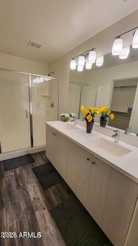 2362 E HUNTINGTON Drive, Phoenix, AZ 85040