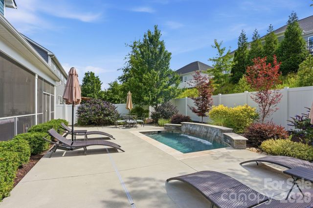 9833 Andres Duany Drive, Huntersville, NC 28078