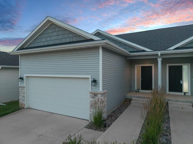 90 Keeneland Court, Pleasant Hill, IA 50327