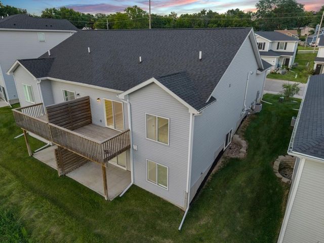 90 Keeneland Court, Pleasant Hill, IA 50327