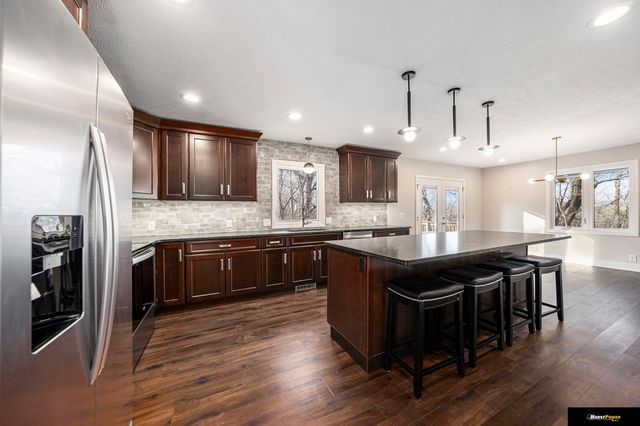 3935 Kristy Plaza, Omaha, NE 68112