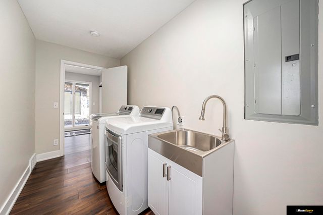 3935 Kristy Plaza, Omaha, NE 68112