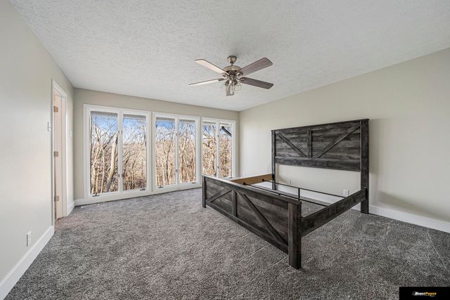 3935 Kristy Plaza, Omaha, NE 68112