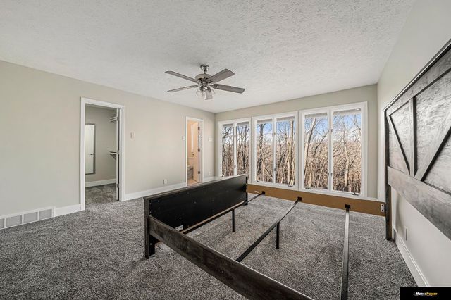 3935 Kristy Plaza, Omaha, NE 68112