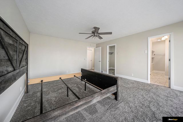 3935 Kristy Plaza, Omaha, NE 68112