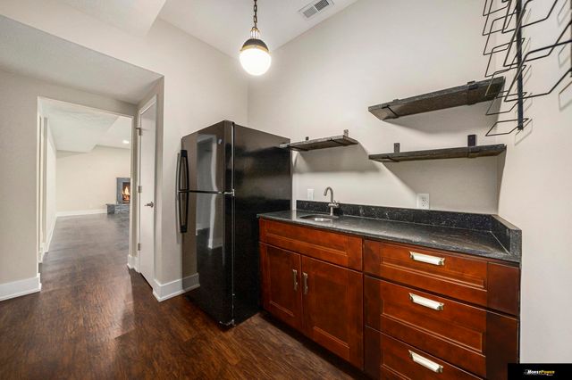 3935 Kristy Plaza, Omaha, NE 68112