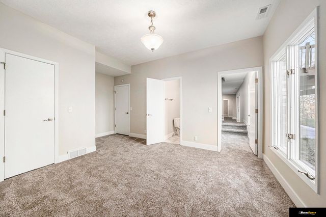 3935 Kristy Plaza, Omaha, NE 68112