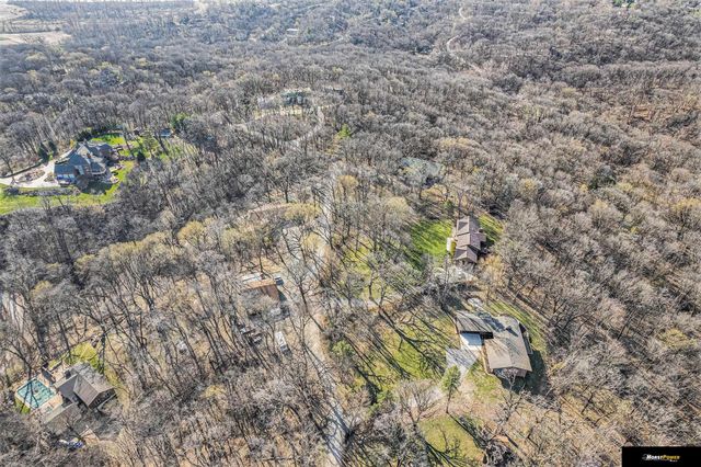 3935 Kristy Plaza, Omaha, NE 68112