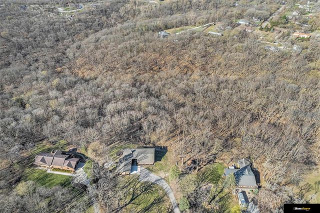 3935 Kristy Plaza, Omaha, NE 68112