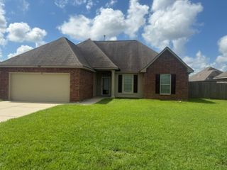 192 Carriage Way, Thibodaux, LA 70301