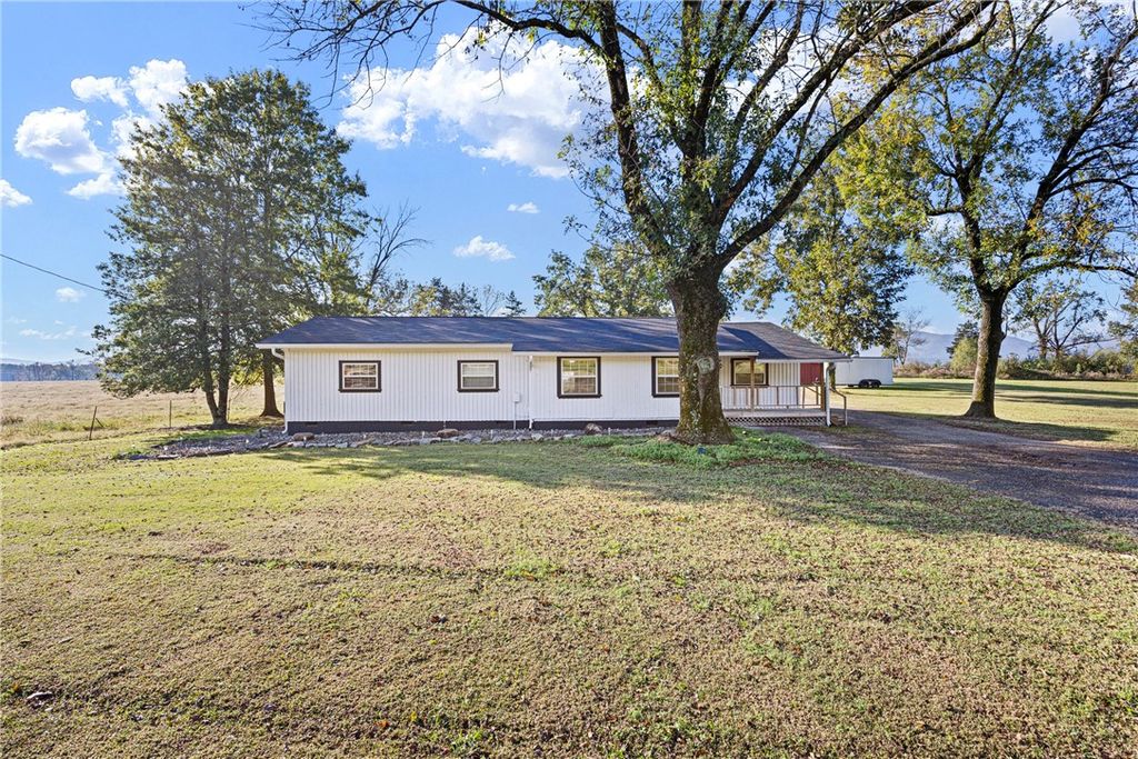 23251 W State Hwy 10, Havana, AR 72842