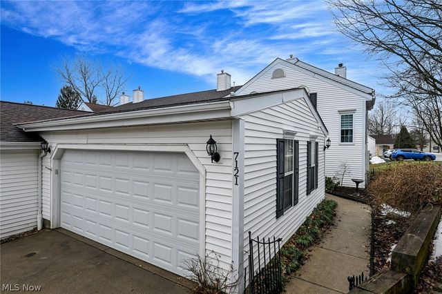 7121 W Cross Creek Trail, Brecksville, OH 44141