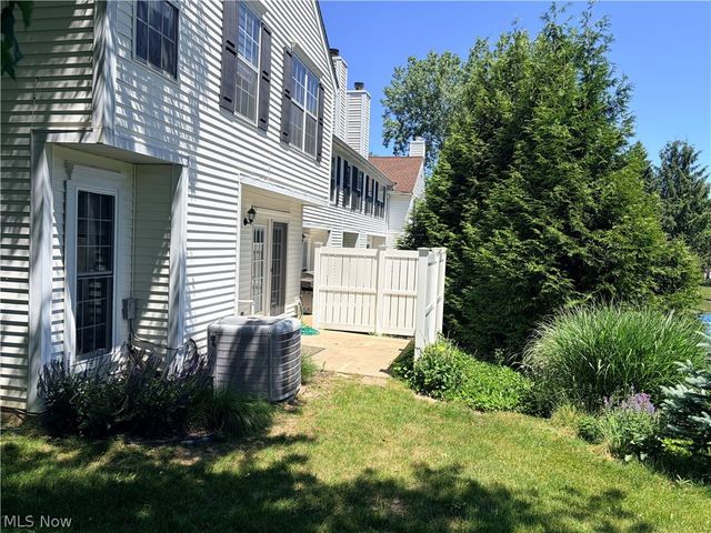 7121 W Cross Creek Trail, Brecksville, OH 44141