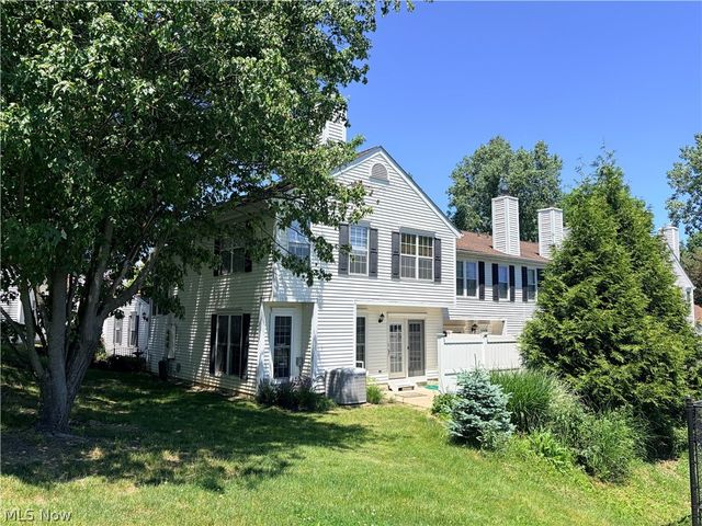 7121 W Cross Creek Trail, Brecksville, OH 44141