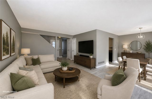 7121 W Cross Creek Trail, Brecksville, OH 44141