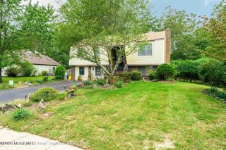 10 Cambridge Drive, Jackson, NJ 08527