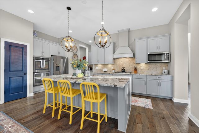 6507 Regents Park Court, Zionsville, IN 46077