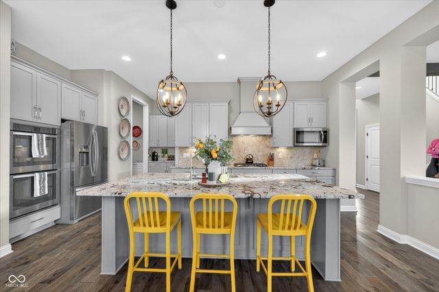 6507 Regents Park Court, Zionsville, IN 46077