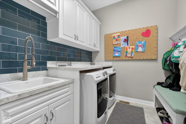 6507 Regents Park Court, Zionsville, IN 46077