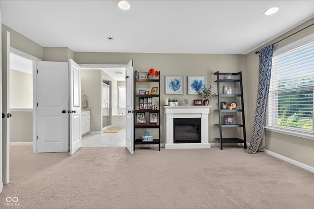 6507 Regents Park Court, Zionsville, IN 46077