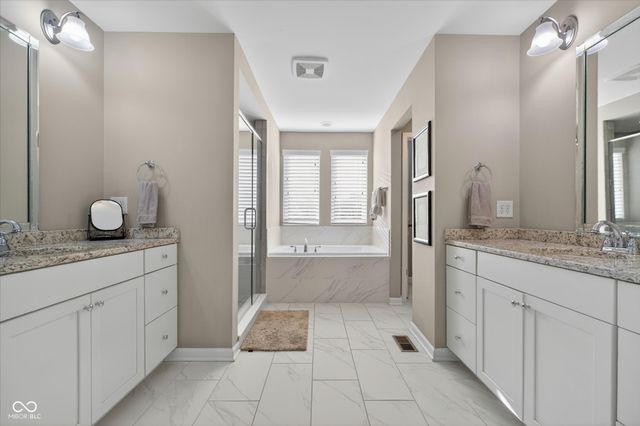 6507 Regents Park Court, Zionsville, IN 46077