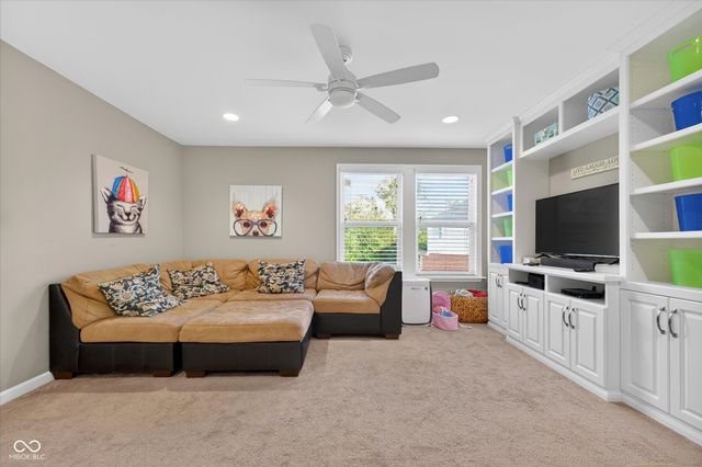 6507 Regents Park Court, Zionsville, IN 46077