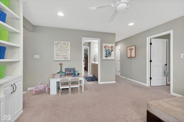6507 Regents Park Court, Zionsville, IN 46077