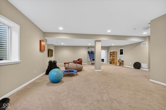 6507 Regents Park Court, Zionsville, IN 46077